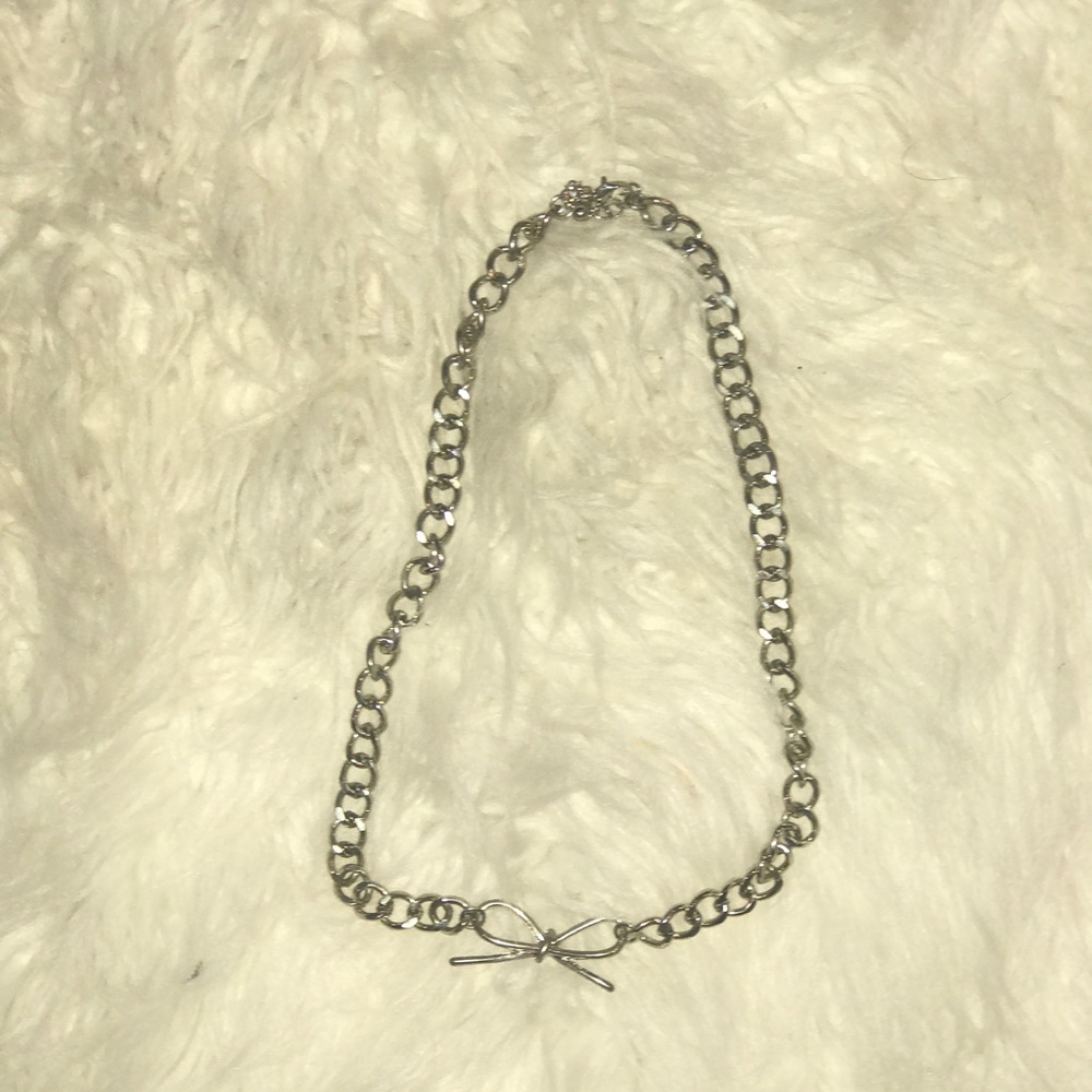 Simple Bow Necklace